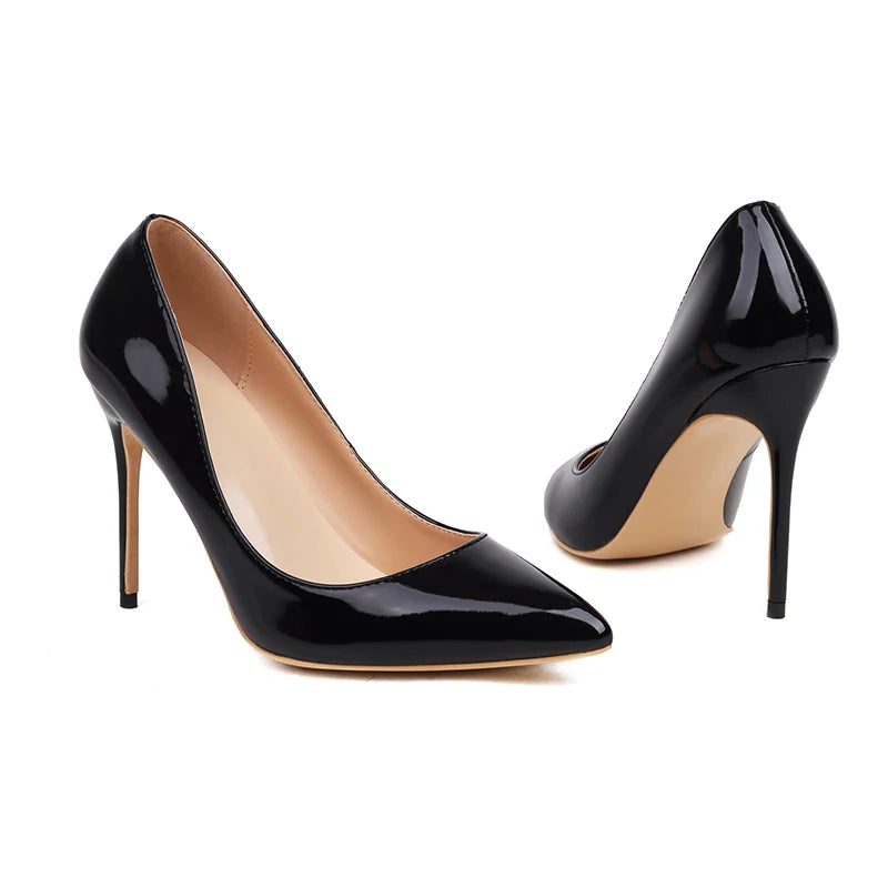 Zapatos de mujer: tacones altos negros de verano