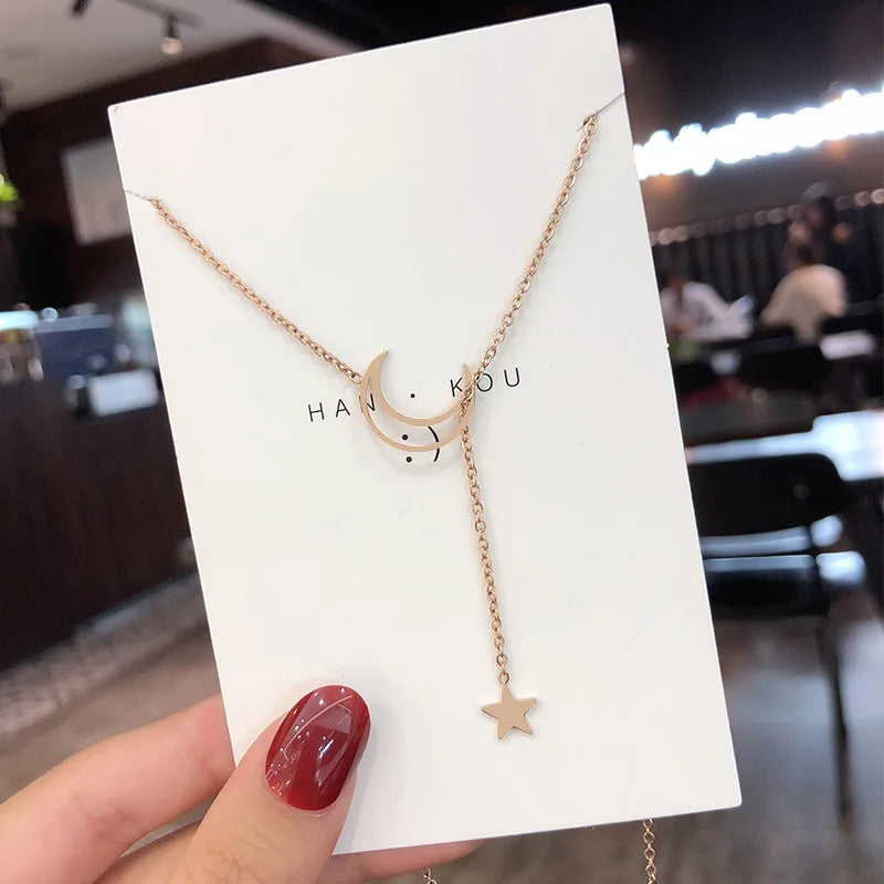 Moon Pendant Choker Necklace for Women (Simple)