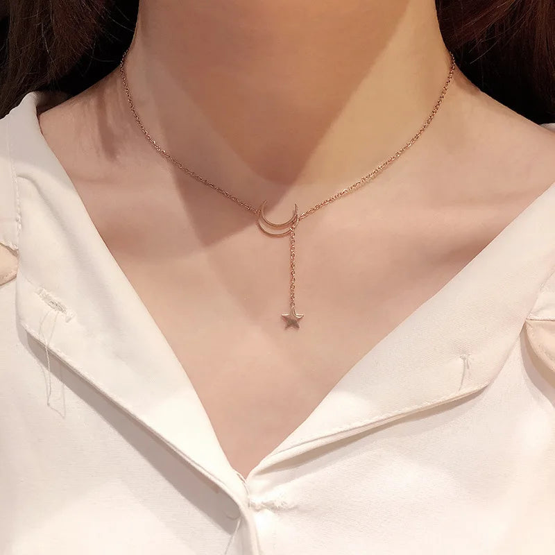 Moon Pendant Choker Necklace for Women (Simple)